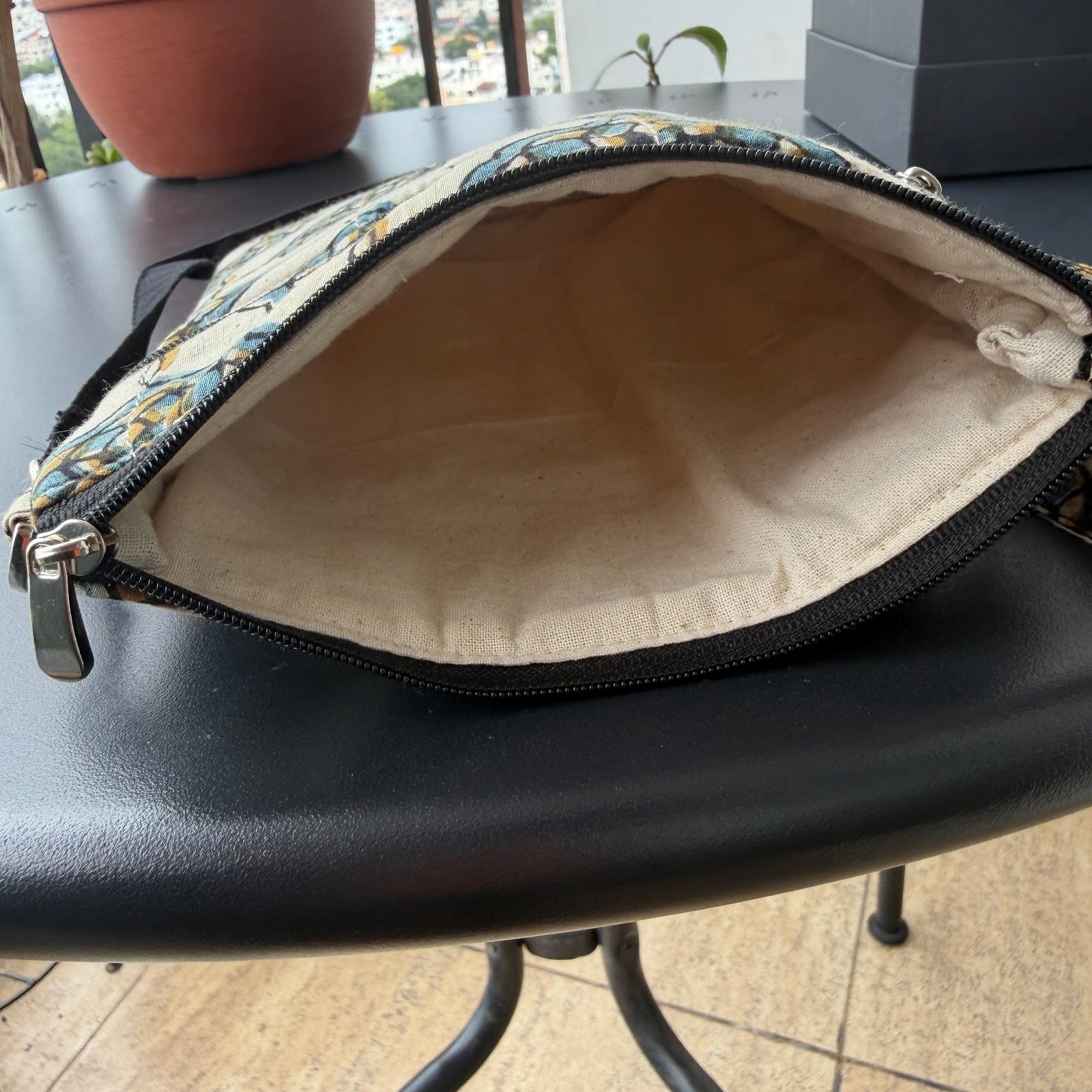 Cross body bags