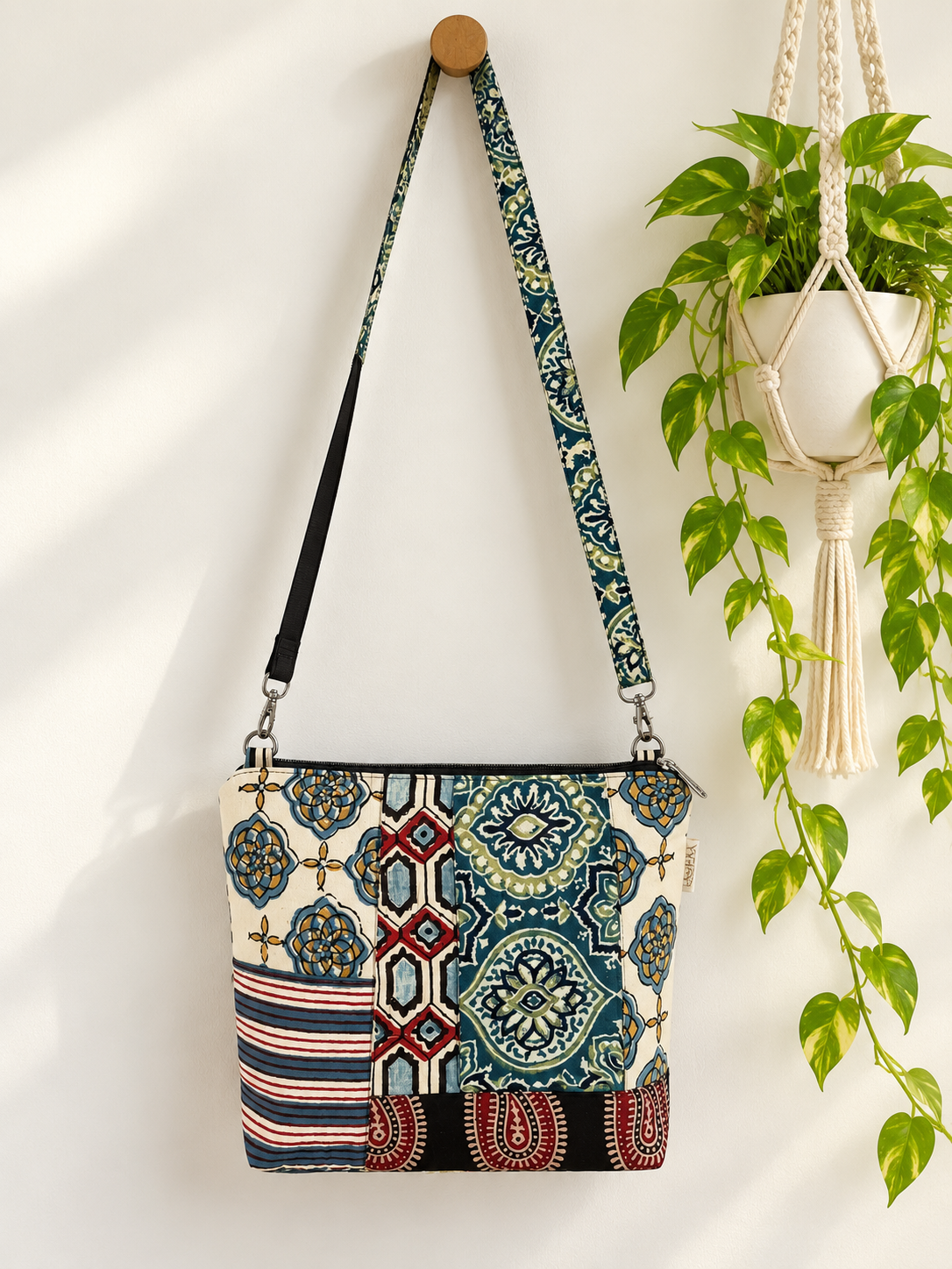 Cross body bags