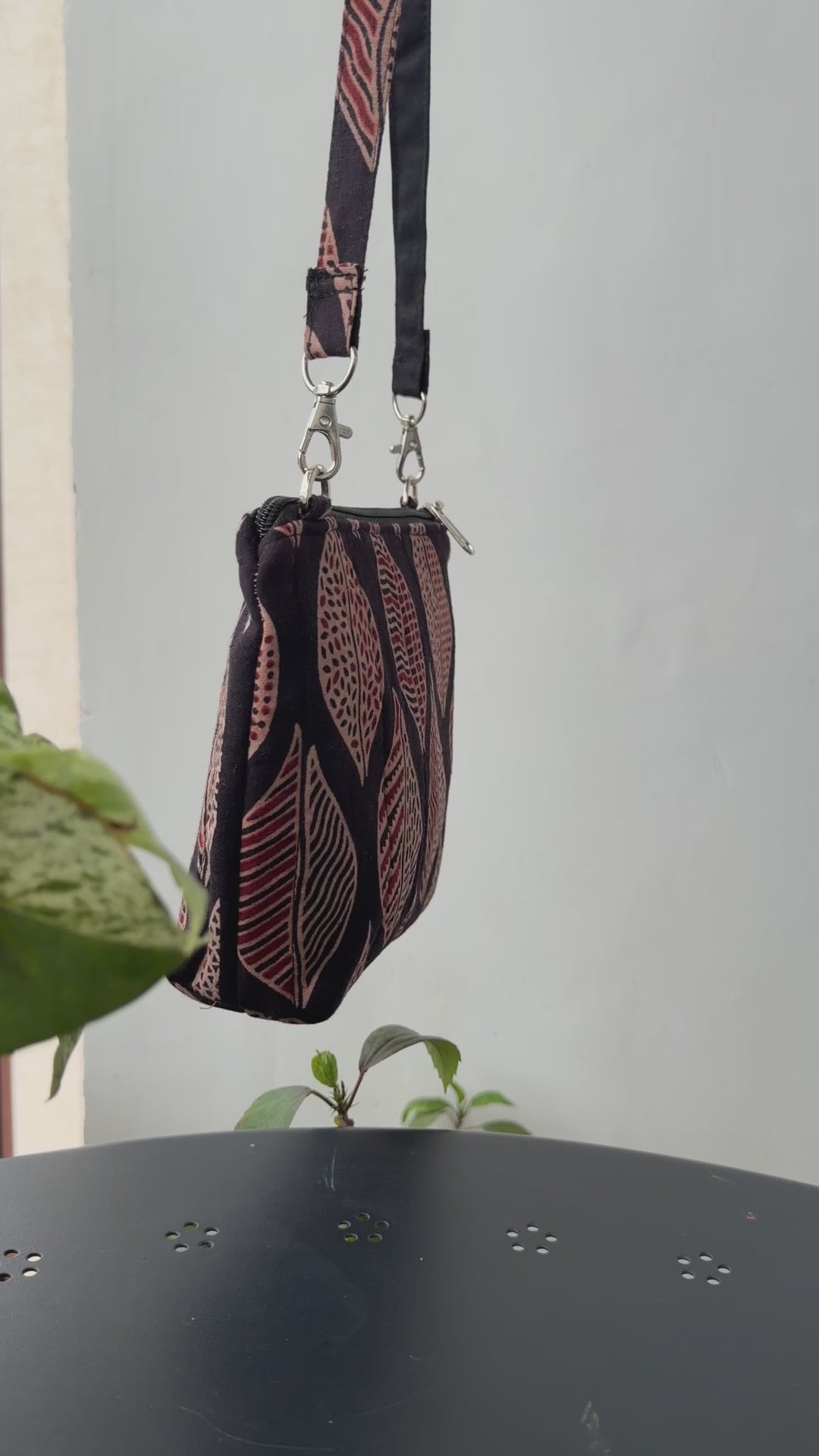 Cross body bags