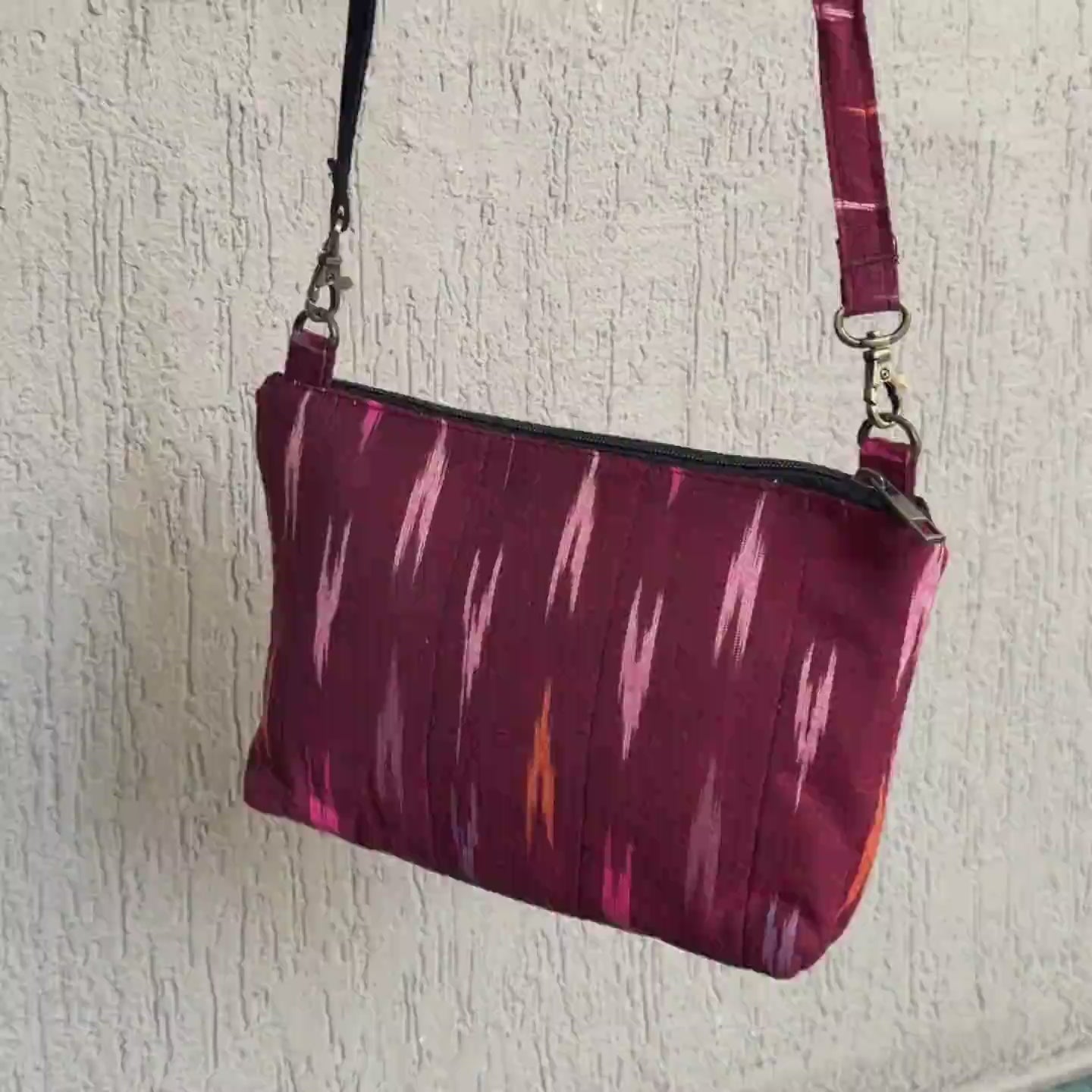 Cross body bags